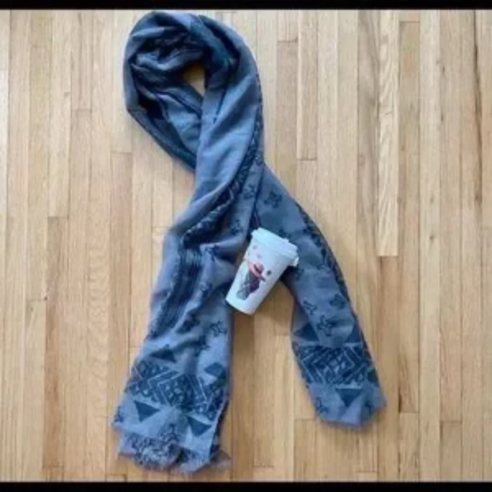 Pull & Bear Gray Black Geometric Fringe Scarf‎ | European Streetwear Minimalist